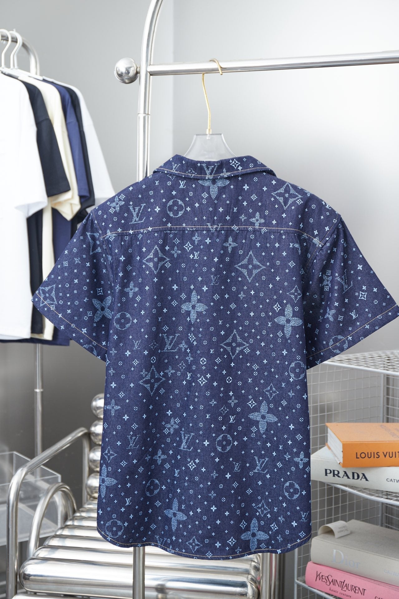 250325 New high quality dark print jacket