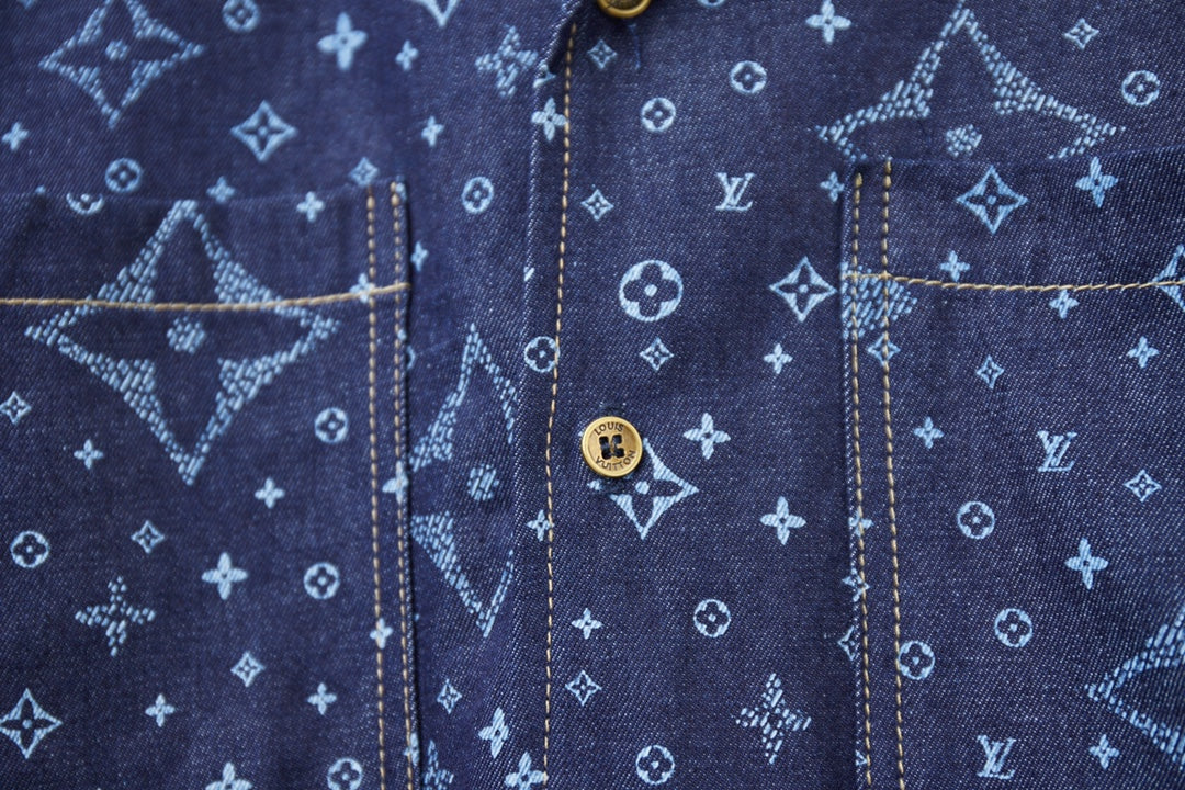 250325 New high quality dark print jacket