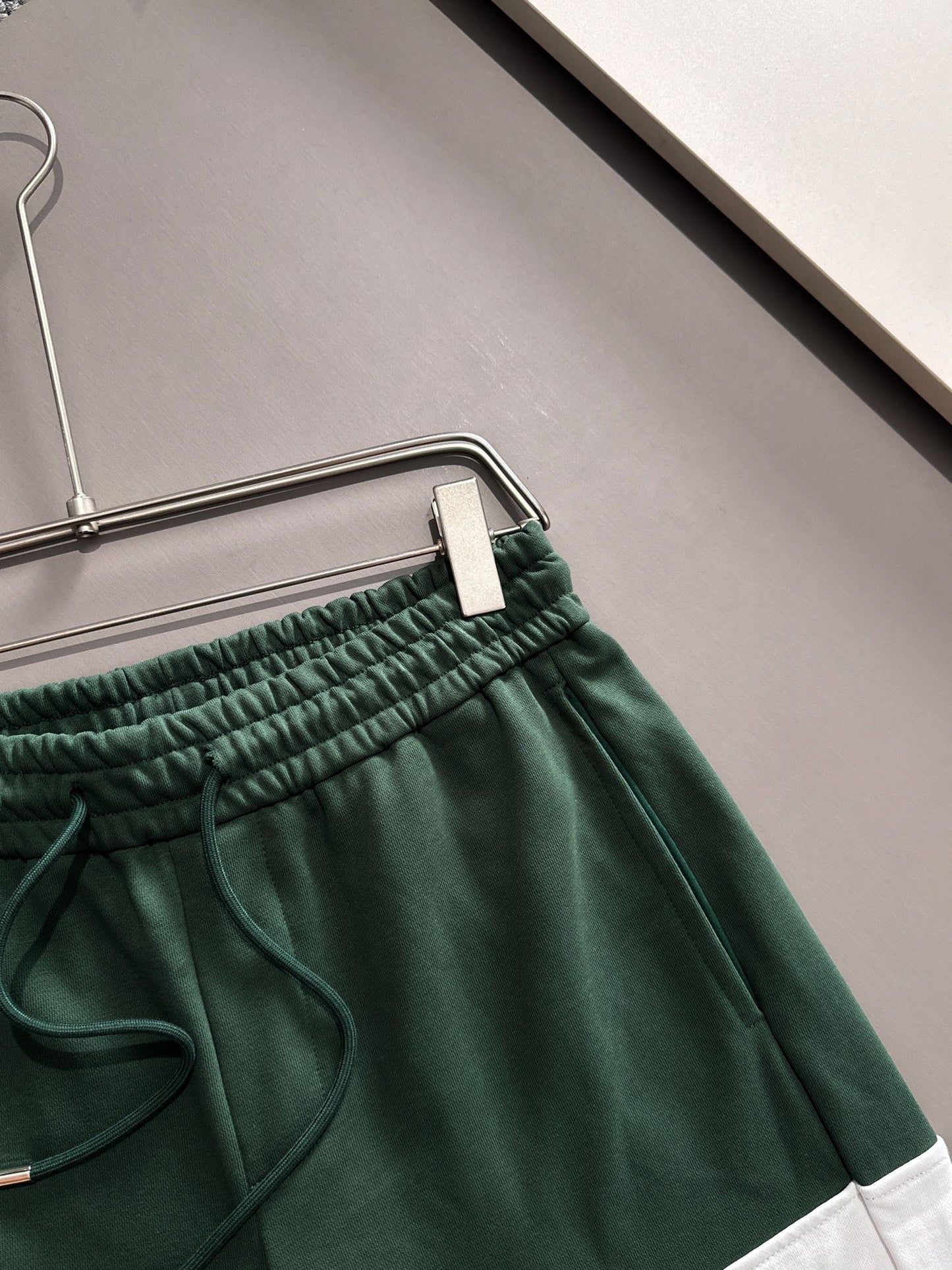 250617 New high-quality color-blocking and patchwork shorts